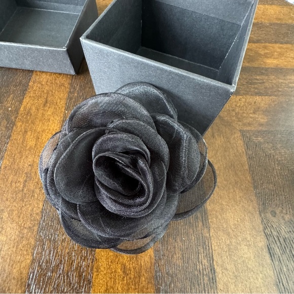 NWOT! Dainty Rose Flower Brooch Pins Delicate Large Lace Flowers - 100mm - Picture 5 of 6